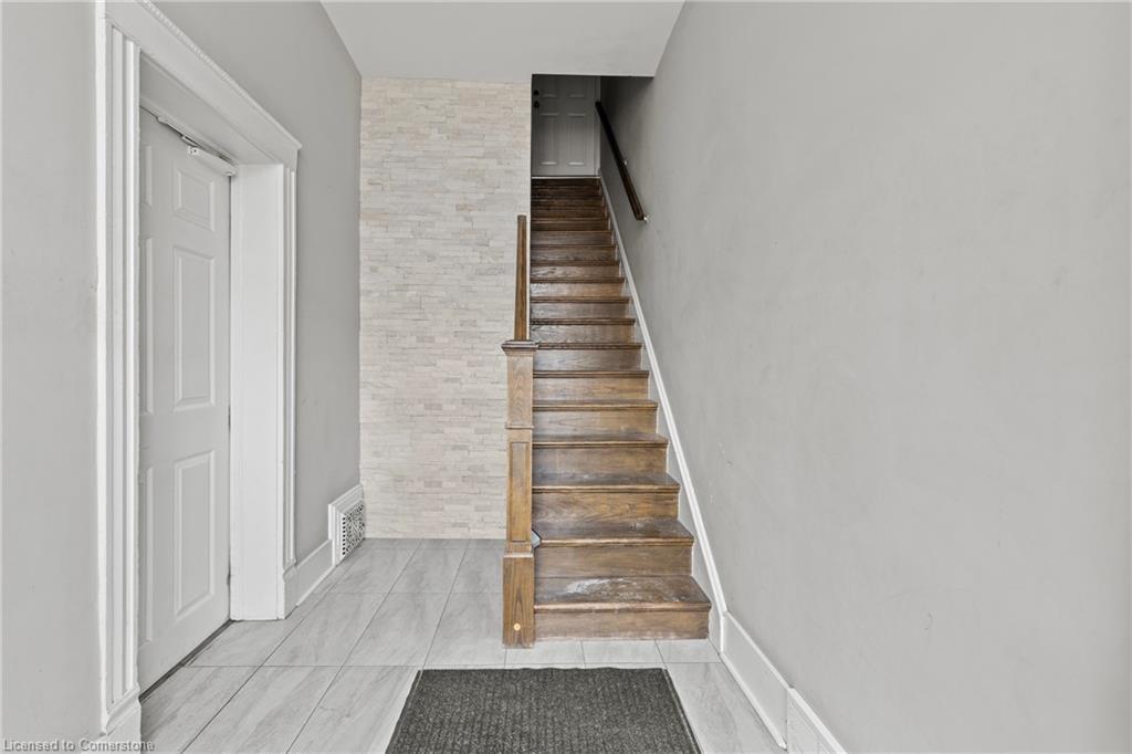 181 West Avenue N Property Photo 4