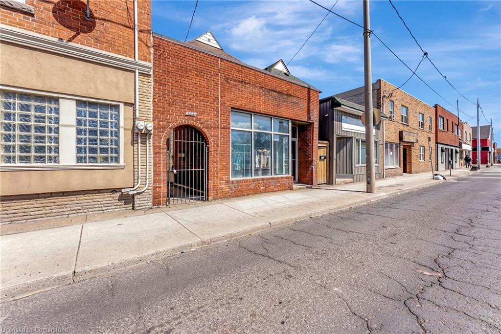 893 Barton Street E Property Photo 2