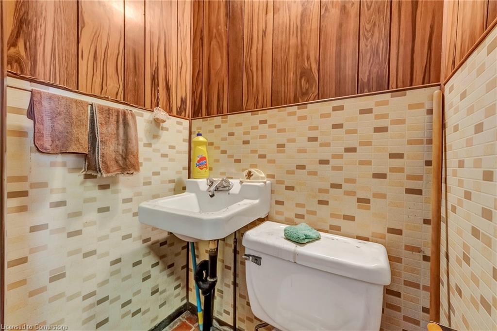 893 Barton Street E Property Photo 6
