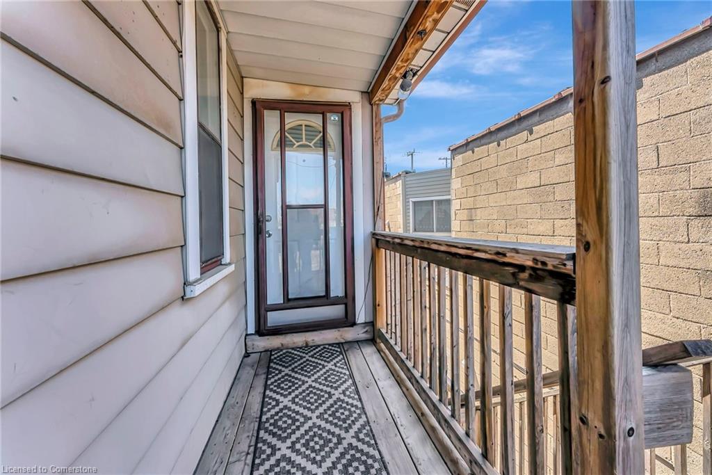 893 Barton Street E Property Photo 13