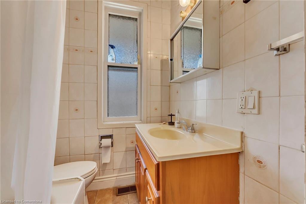893 Barton Street E Property Photo 16