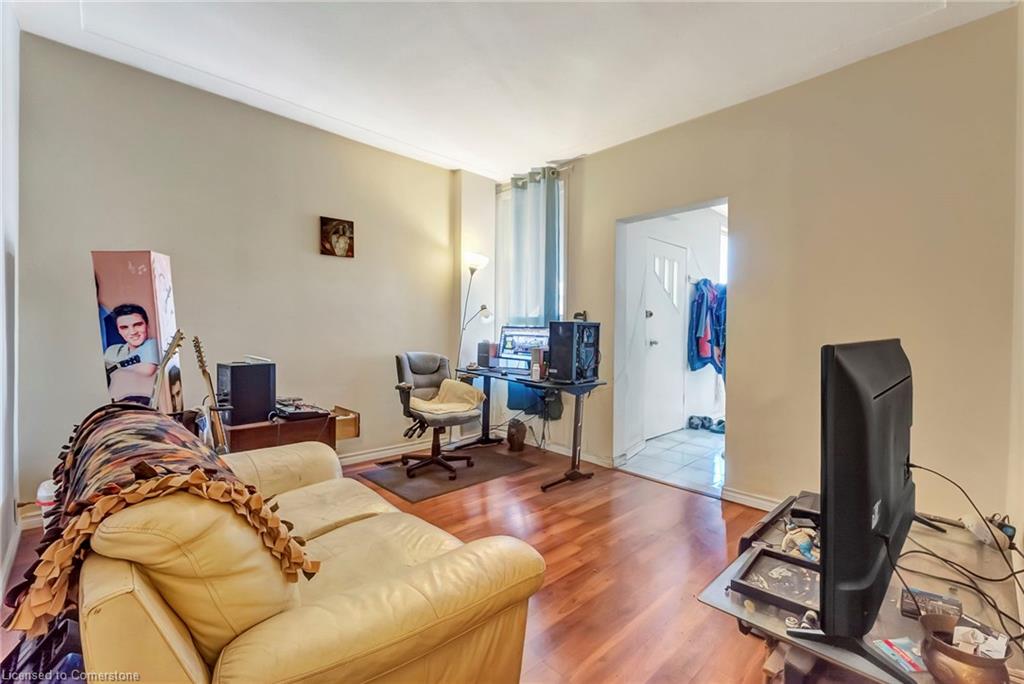 893 Barton Street E Property Photo 27