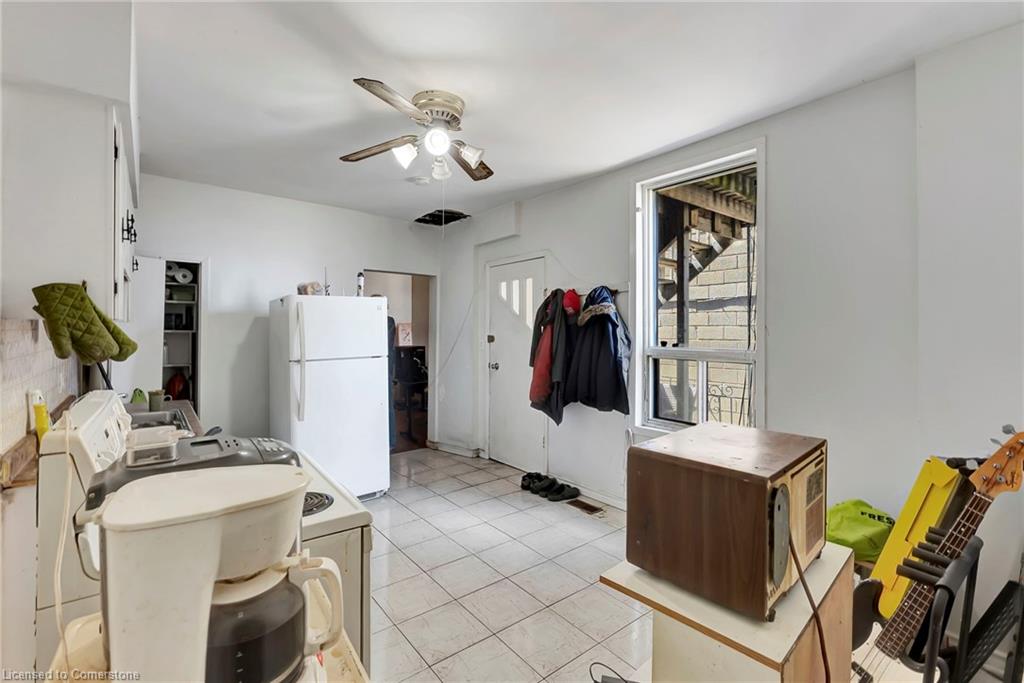 893 Barton Street E Property Photo 30