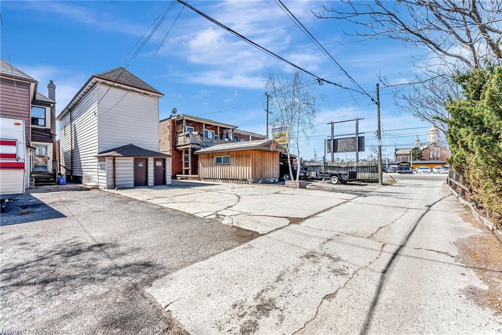 893 Barton Street E Property Photo 35
