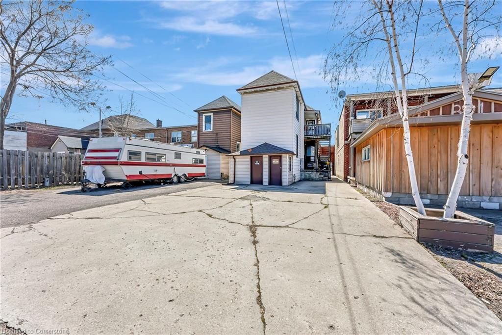 893 Barton Street E Property Photo 36