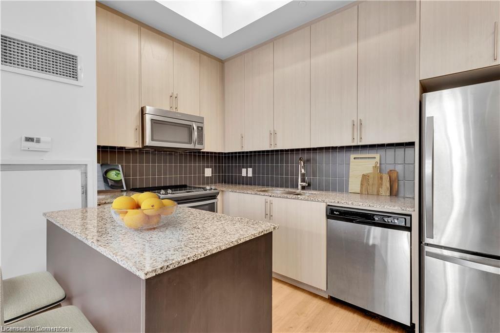 105-85 Duke Street W Property Photo 23
