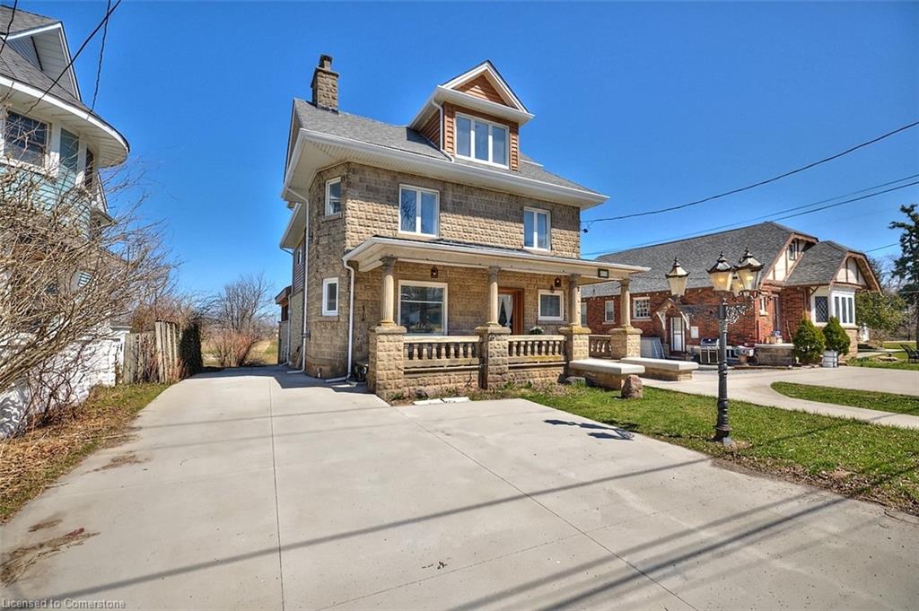 4915 King Street Property Photo