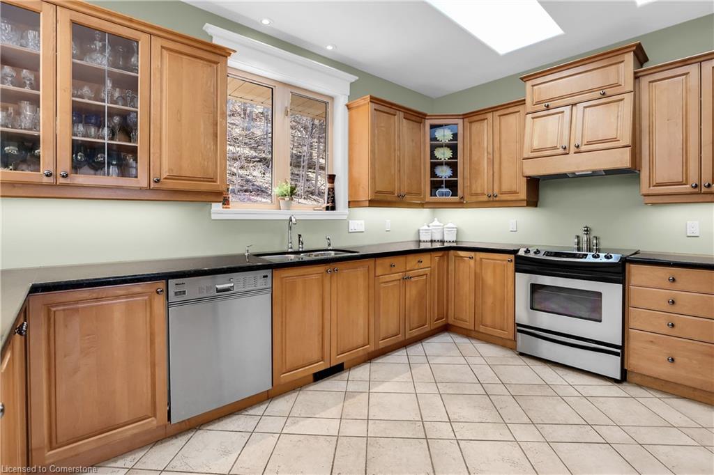 130 Dorchester Drive Property Photo 28