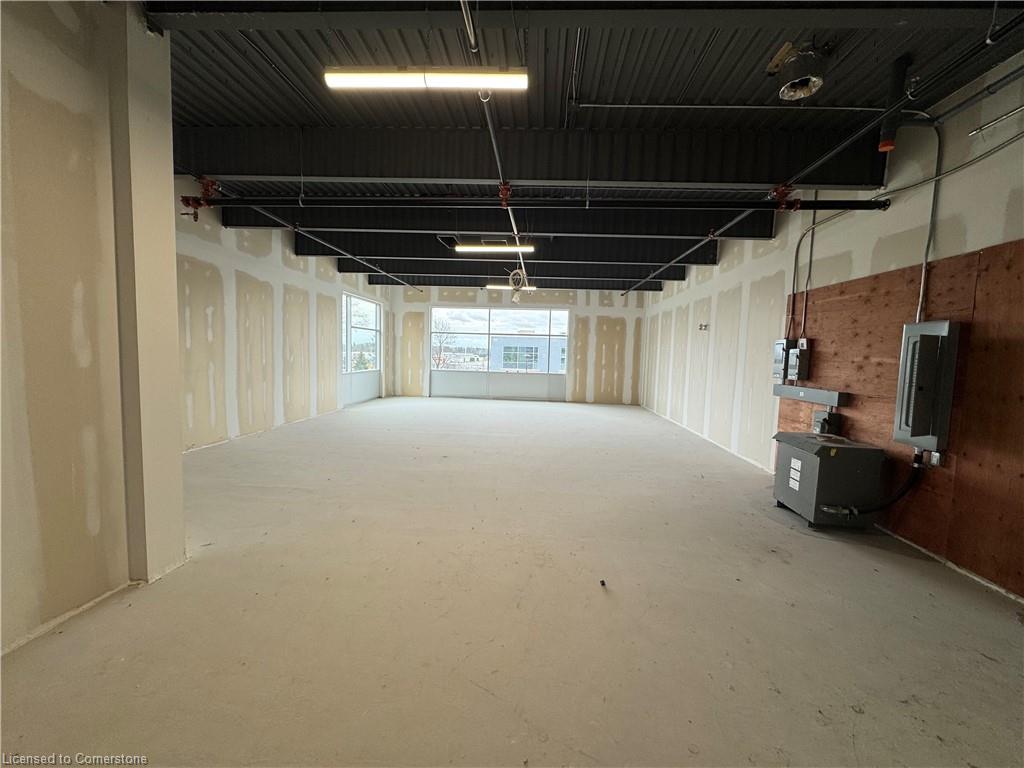 207-1038 Garner Road W Property Photo 4