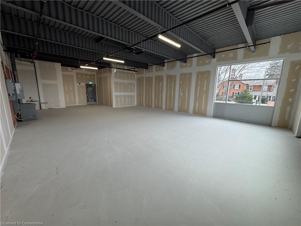 207-1038 Garner Road W Property Photo 10