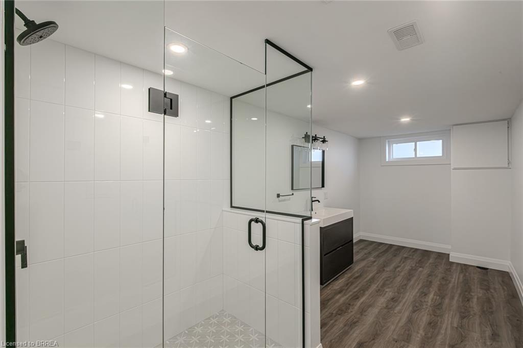 11 Ann Street Property Photo 35