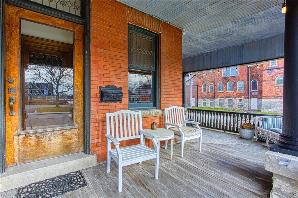 225 Broad Street E Property Photo 4