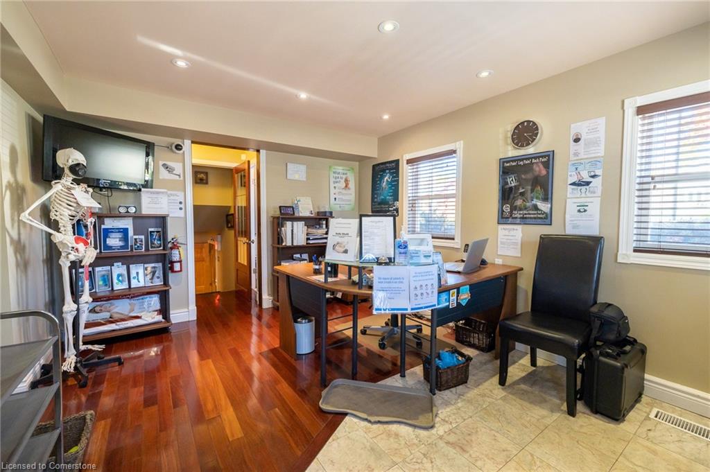 11 Belmont Avenue W Property Photo 11