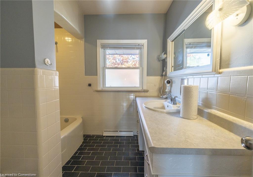 11 Belmont Avenue W Property Photo 38