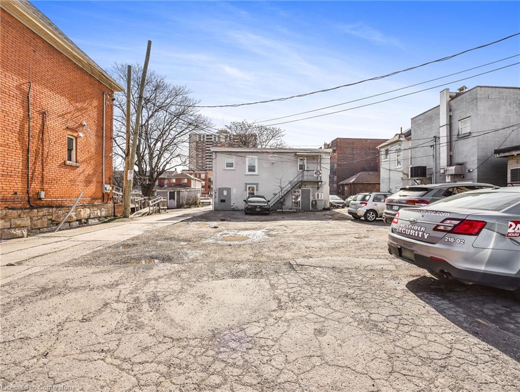 14 Victoria Avenue N Property Photo 5