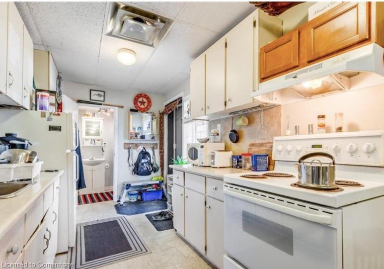 14 Victoria Avenue N Property Photo 8