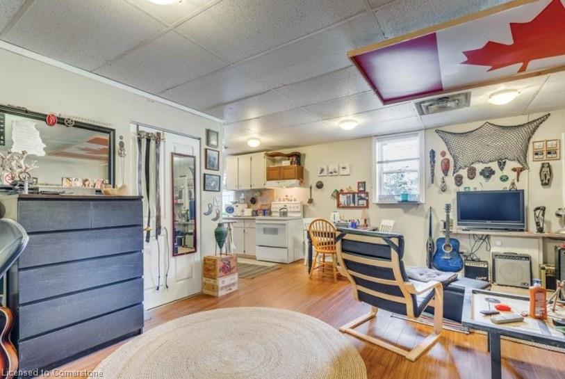 14 Victoria Avenue N Property Photo 14