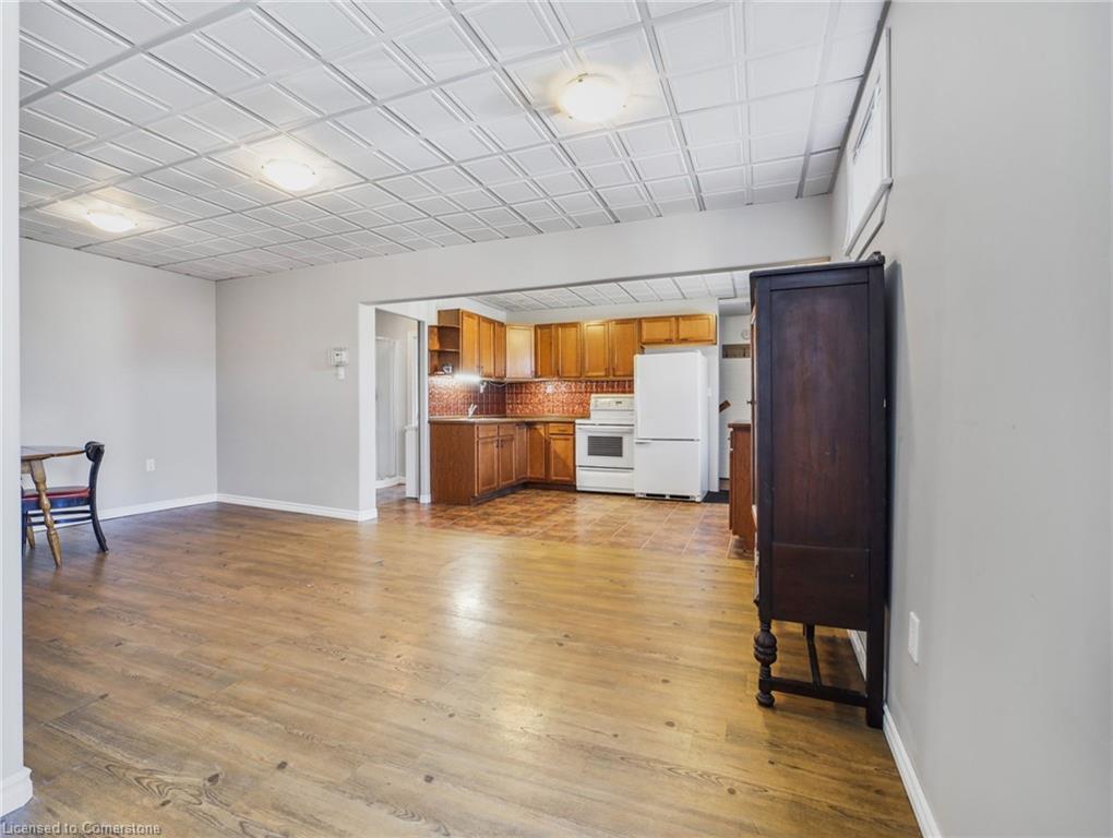 14 Victoria Avenue N Property Photo 20