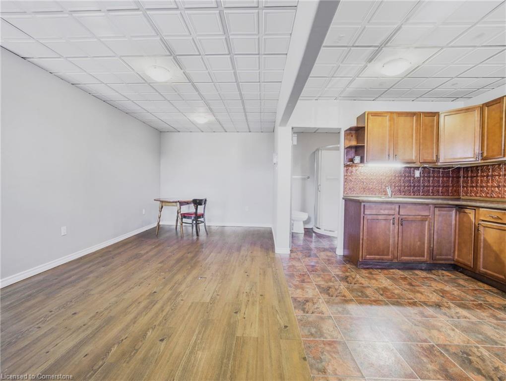 14 Victoria Avenue N Property Photo 22