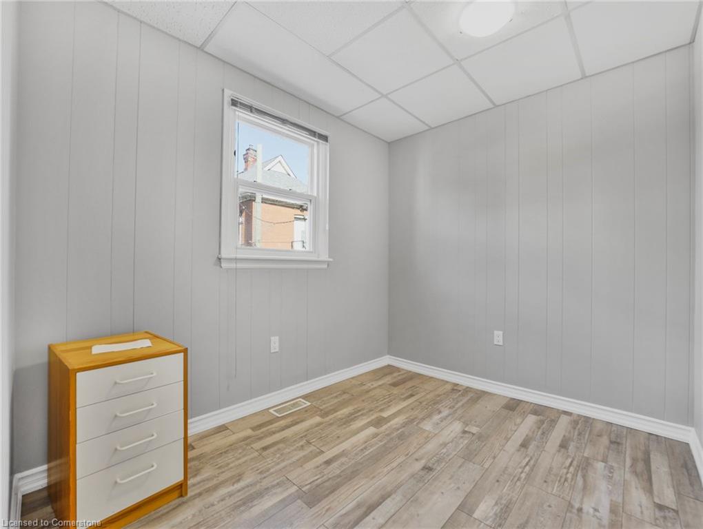 14 Victoria Avenue N Property Photo 27