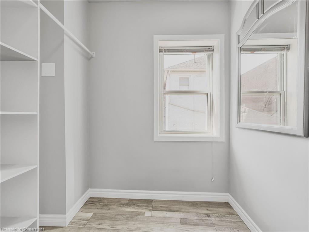 14 Victoria Avenue N Property Photo 40