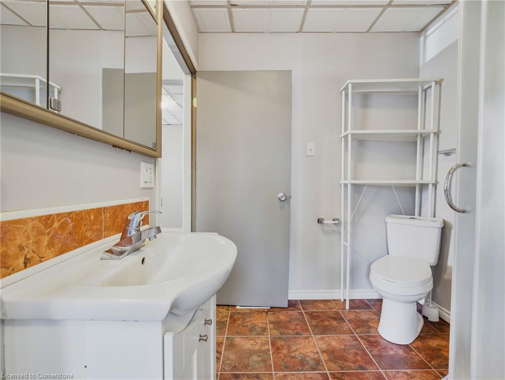 14 Victoria Avenue N Property Photo 43