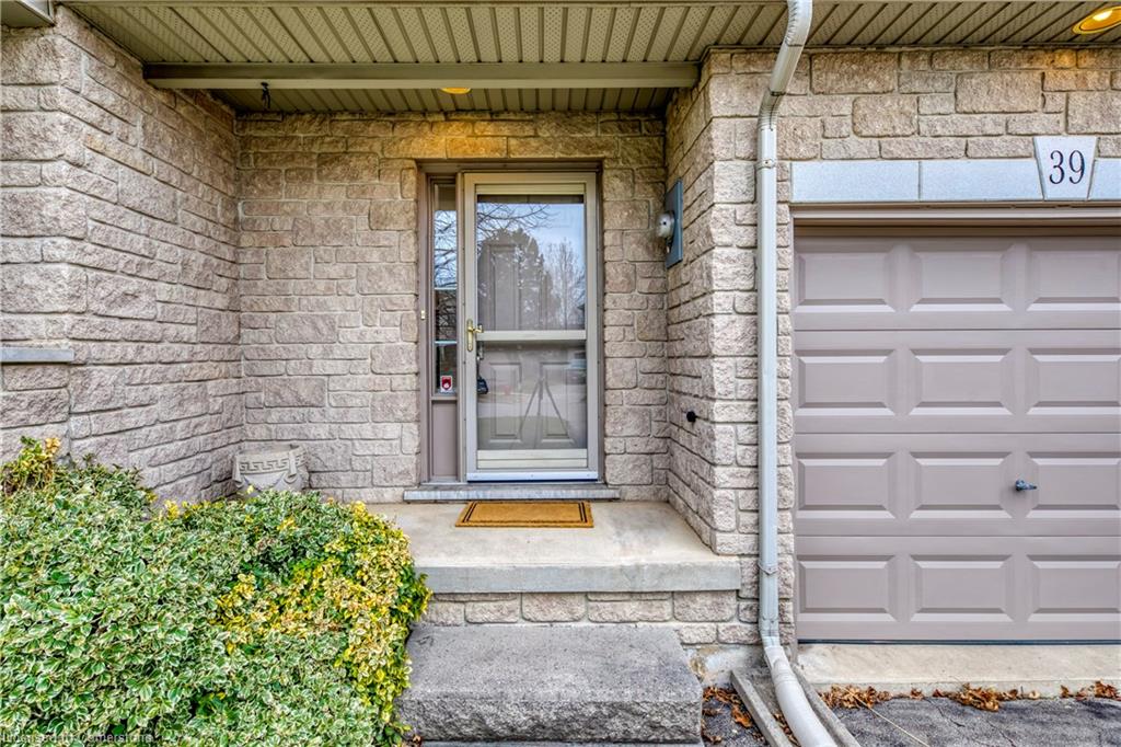 39 Foxborough Drive Property Photo