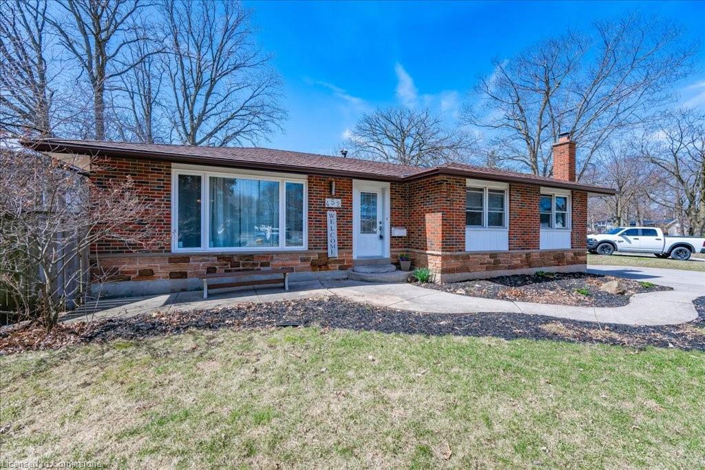452 Wedgewood Drive Property Photo 3