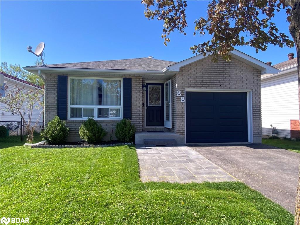 28 Courtney Crescent Property Photo