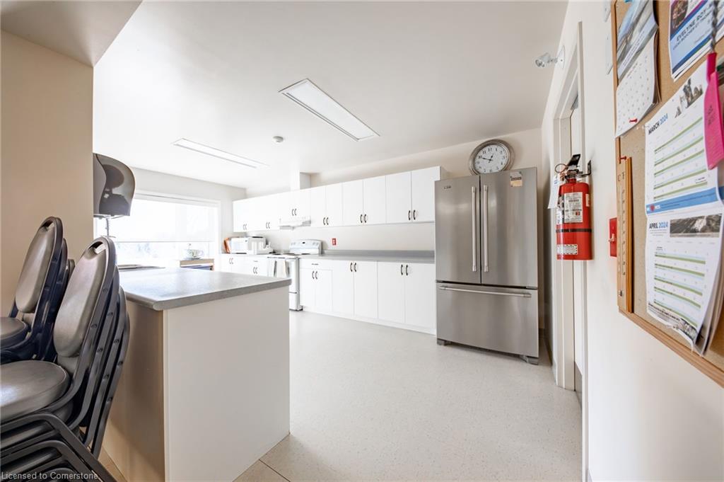 208-333 Lafontaine Road W Property Photo 35