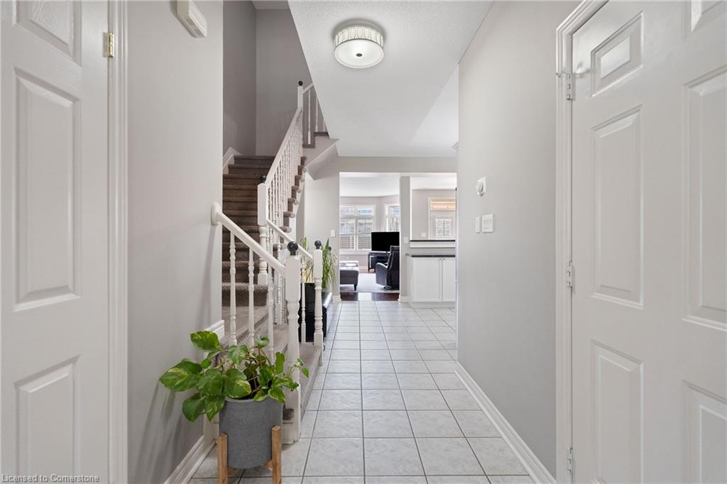 25-5595 Drummond Road Property Photo 6