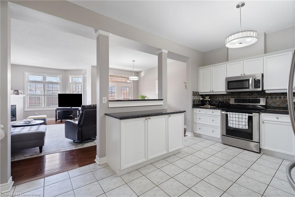 25-5595 Drummond Road Property Photo 7