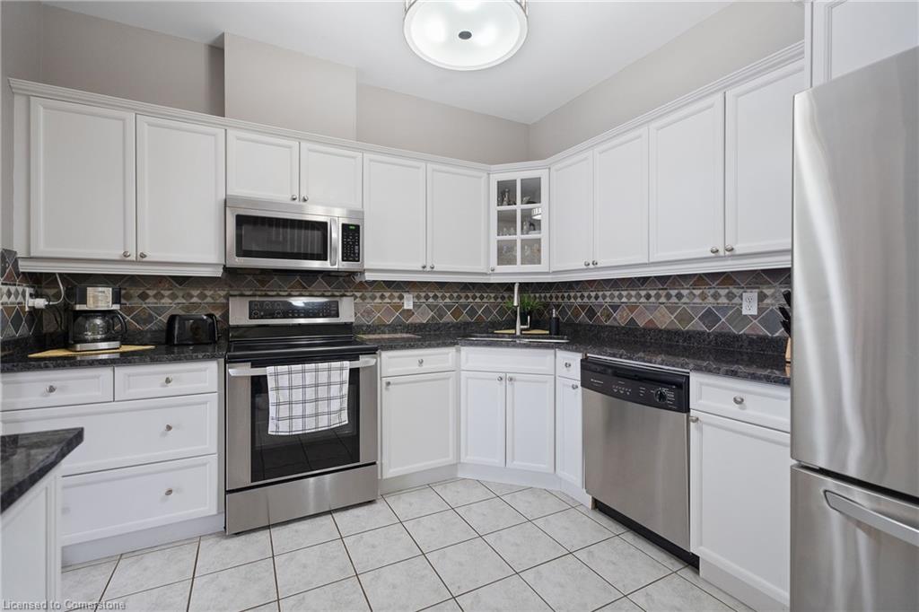 25-5595 Drummond Road Property Photo 8