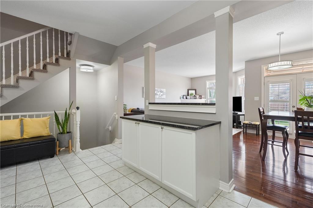 25-5595 Drummond Road Property Photo 9