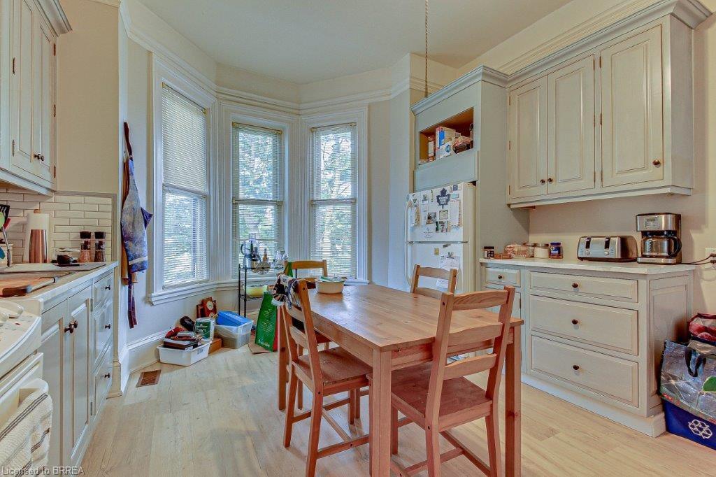 254 Brant Avenue Property Photo 8