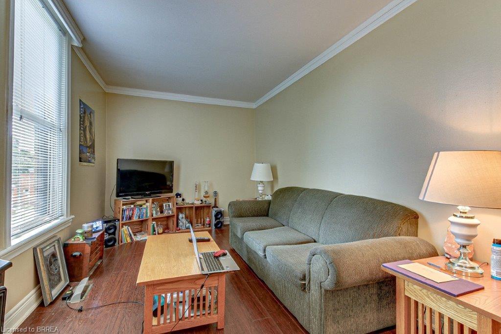 254 Brant Avenue Property Photo 10