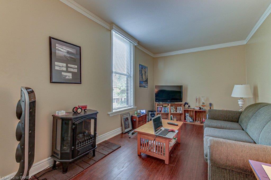 254 Brant Avenue Property Photo 11