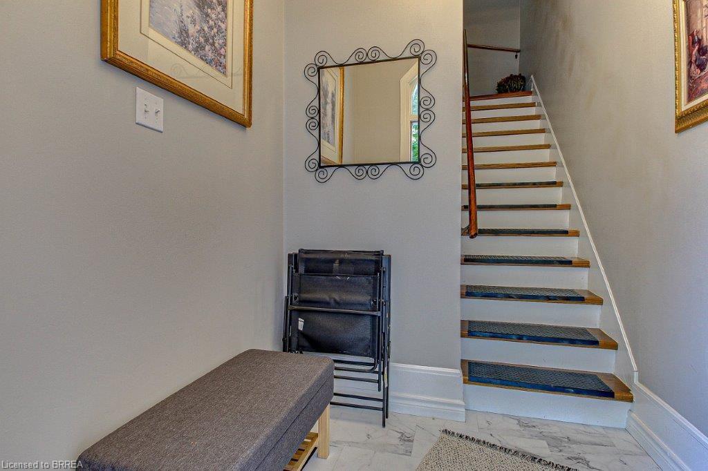 254 Brant Avenue Property Photo 15