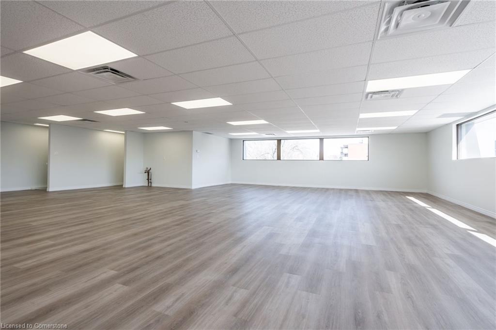 237 Parkdale Avenue N Property Photo 15