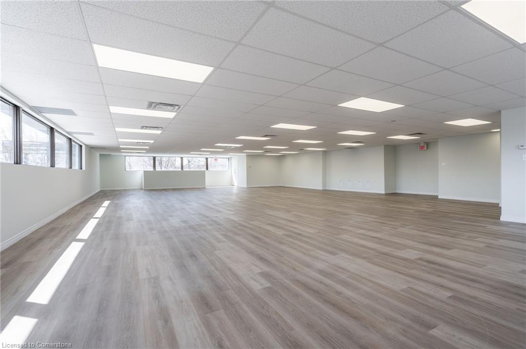 237 Parkdale Avenue N Property Photo 16
