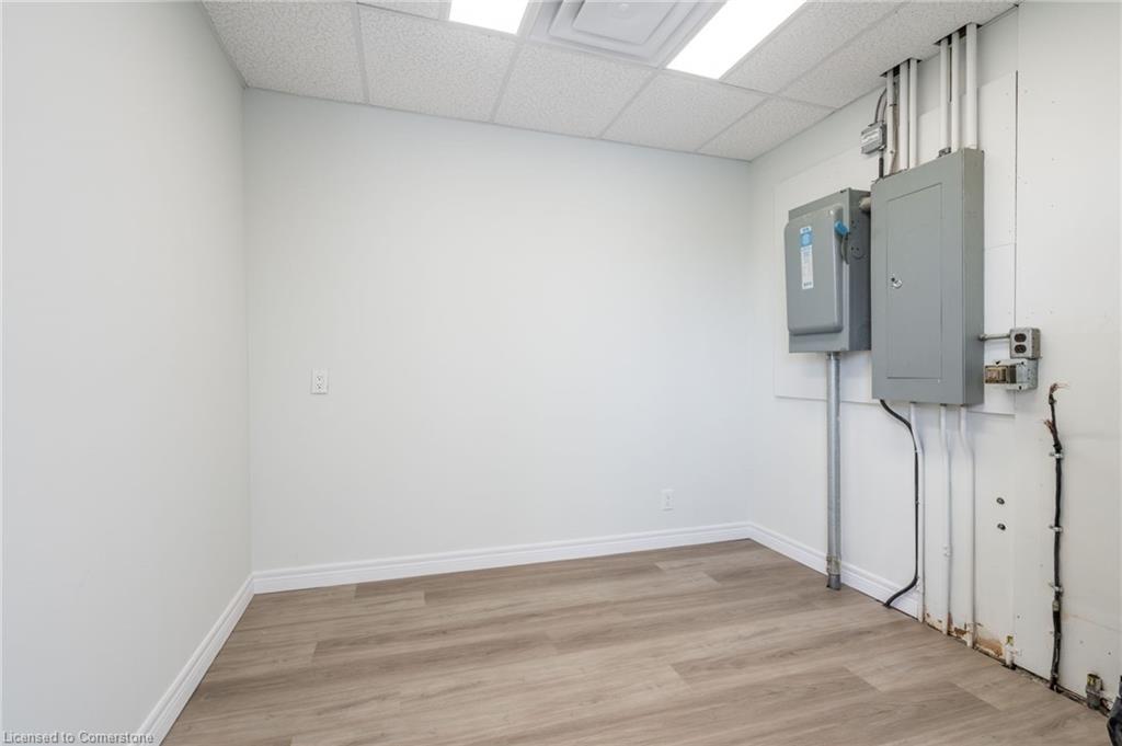 237 Parkdale Avenue N Property Photo 23