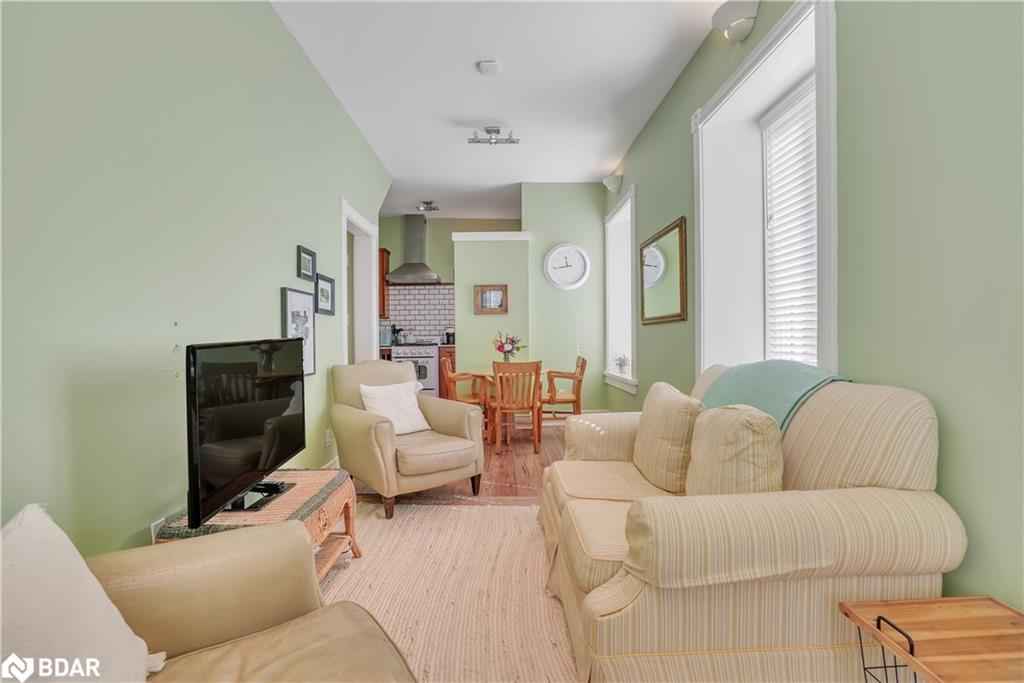 130 St David Street S Property Photo 6