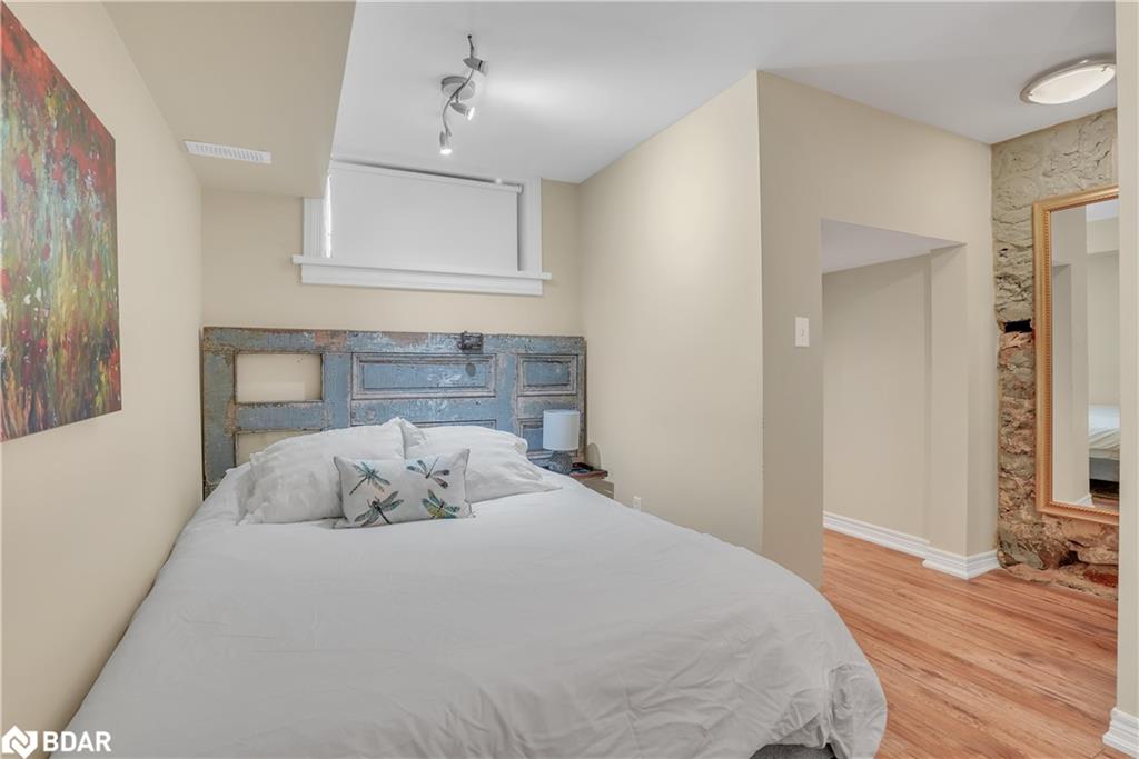 130 St David Street S Property Photo 19