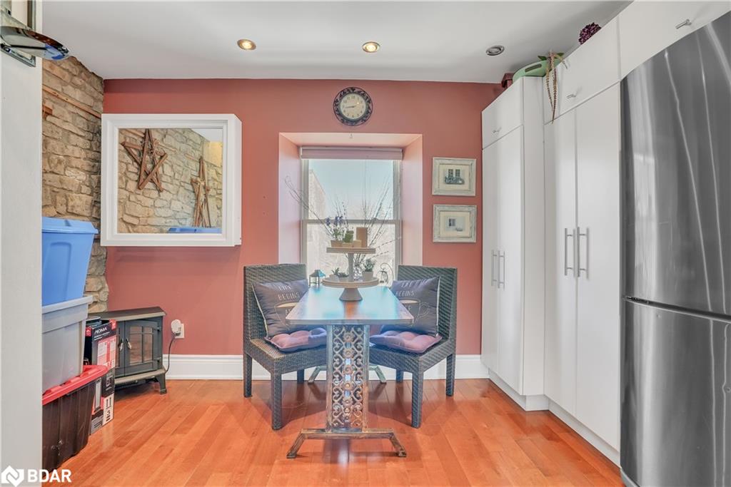 130 St David Street S Property Photo 24