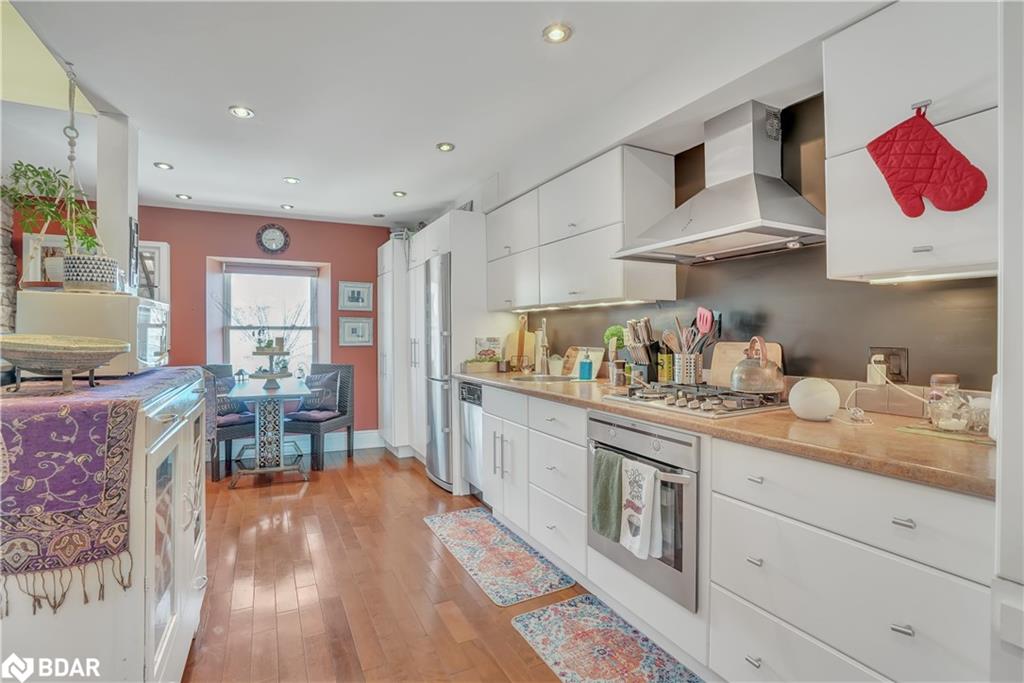 130 St David Street S Property Photo 30