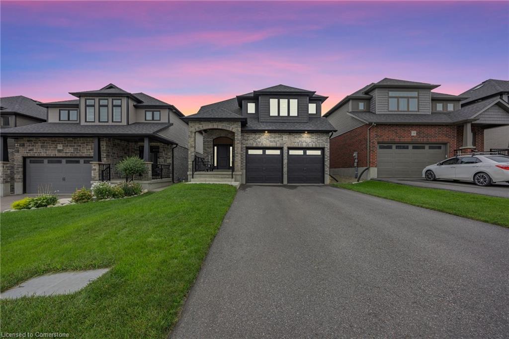 16 Tindall Crescent Property Photo