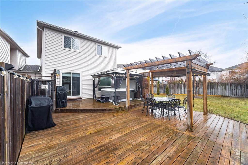 140 Stonemount Crescent Property Photo 32