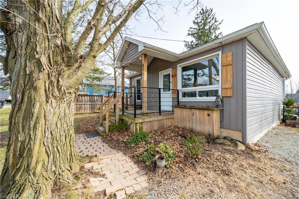 21 Renfrew Street E Property Photo