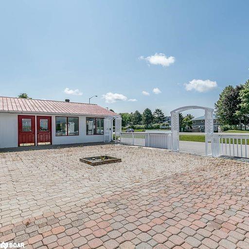 598 Atherley Road Property Photo 8