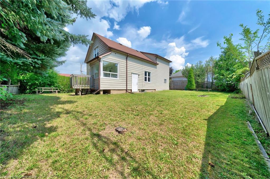 227 Fairway Road N Property Photo 1
